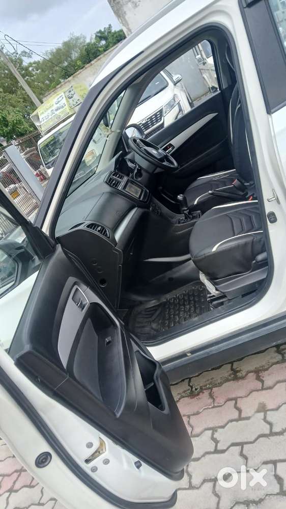 Maruti Suzuki Brezza Zxi Plus At, 2021