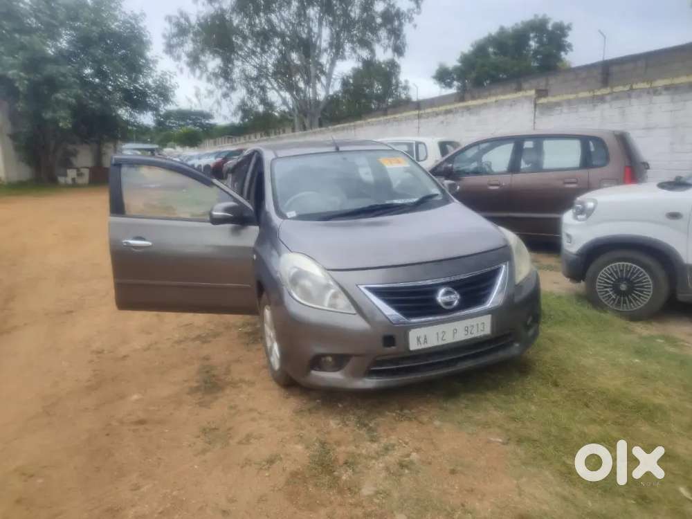 Nissan Sunny 2012