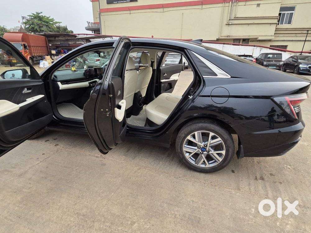 Hyundai Verna 1.5 Sx (o) Vtvt, 2024, Petrol