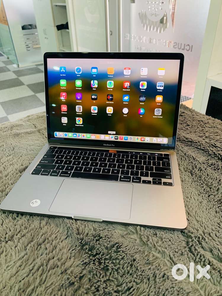 Apple MacBook Pro 13inch 2020 intel i7 32GB RAM 512GB WRNTY