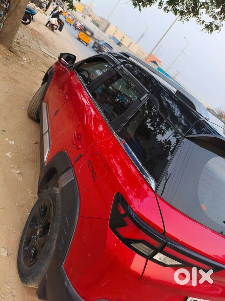 Maruti Suzuki Brezza 1.5 Zxi Plus Smart Hybrid Dual Tone, 2023, Petr..