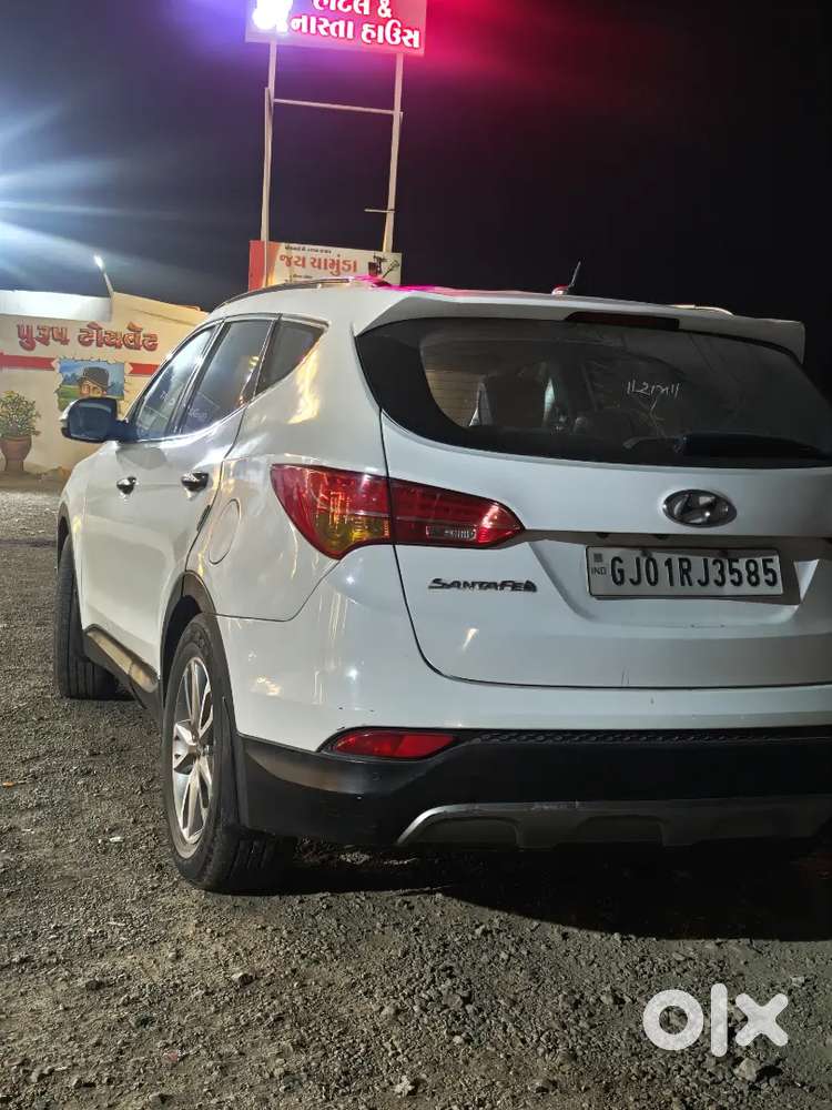 Hyundai Santa Fe 2015 Diesel 135000 Km Driven