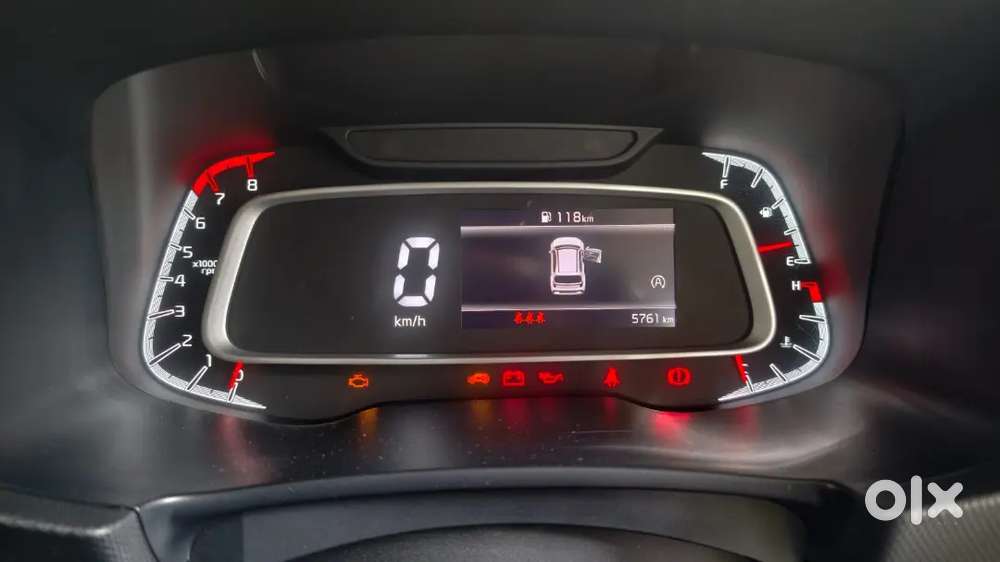 Kia Sonet 2025 Petrol 5800 Km Driven