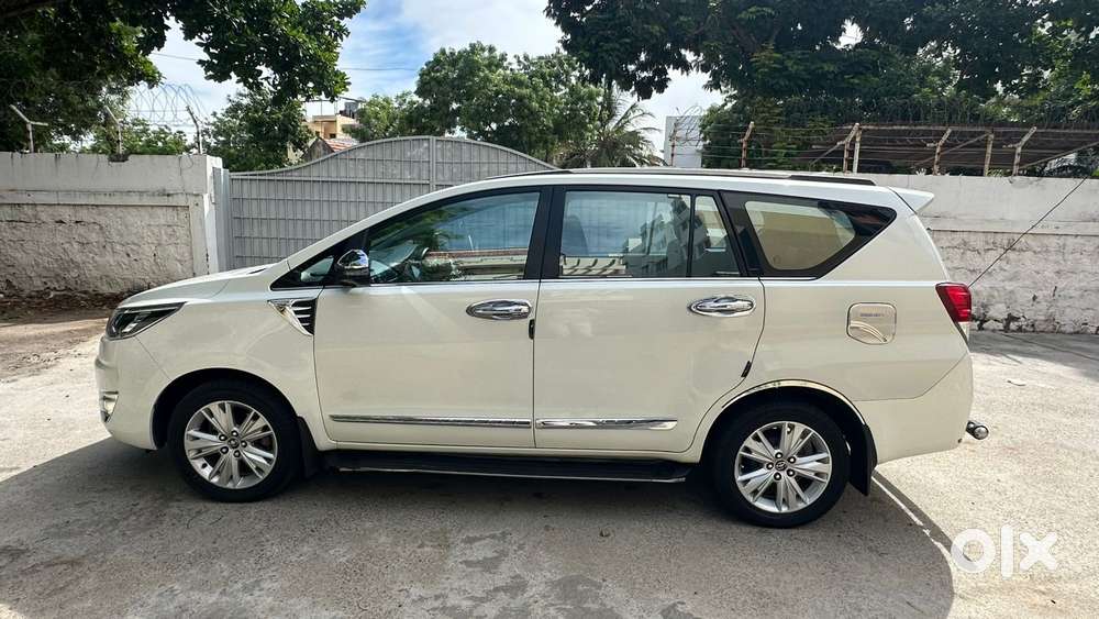Toyota Innova Crysta 2.8z Automatic, 2018, Diesel