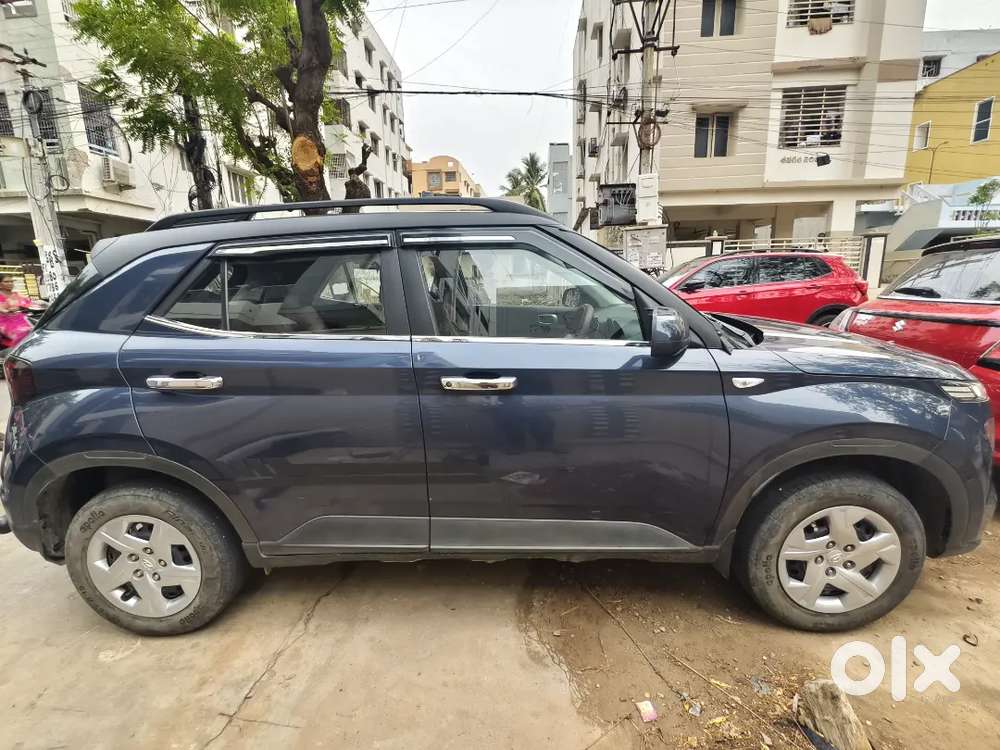 Hyundai Venue 2019 Petrol Well Maintained