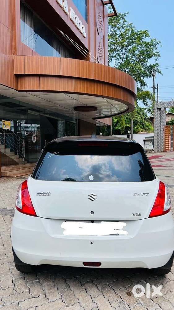 Maruti Suzuki Swift 2016 Petrol 121000 Km Driven