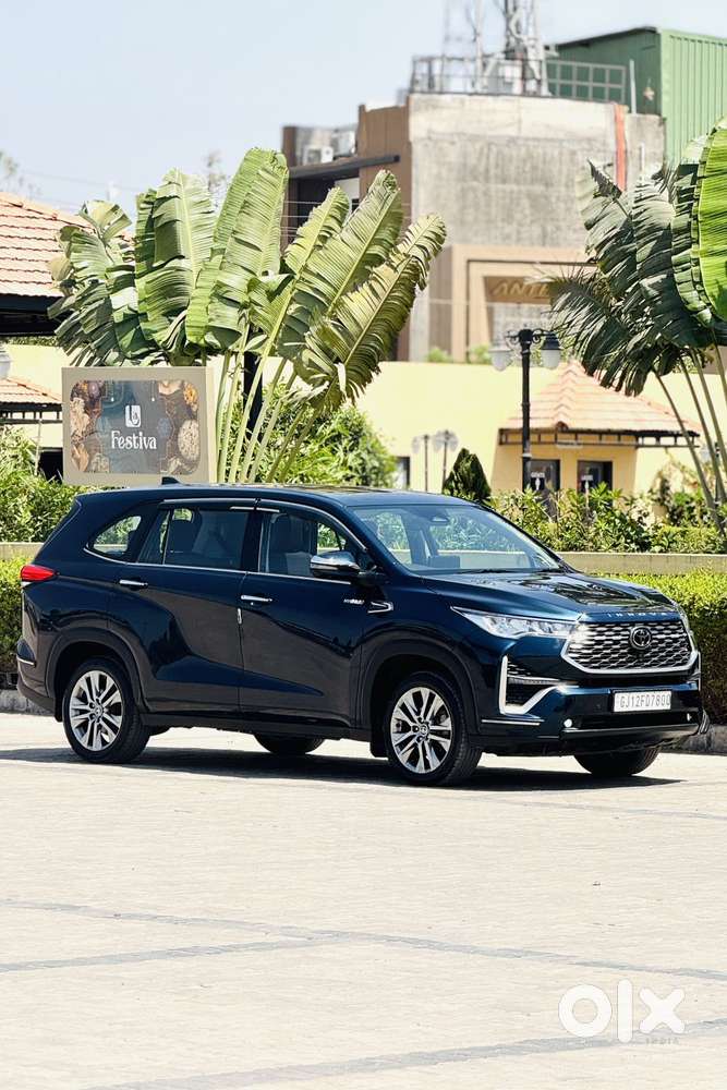 Toyota Innova Hycross 2.0 Zx (o) Hybrid 7 Str, 2023, Petrol