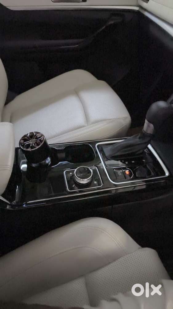 Mahindra Xuv700 2.2 Ax 7 Diesel At Str, 2025, Diesel