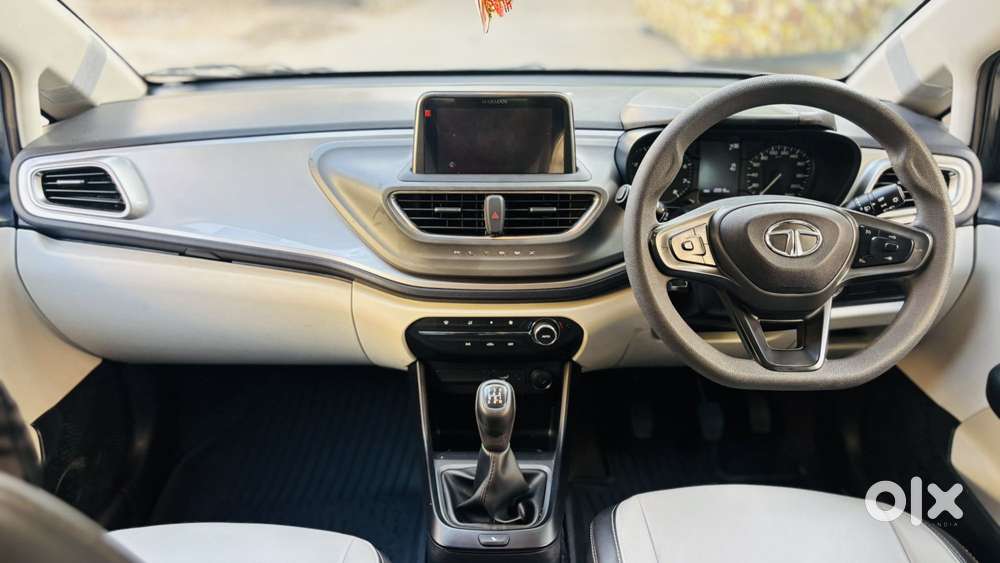 Tata Altroz 1.2 Xt, 2022, Petrol