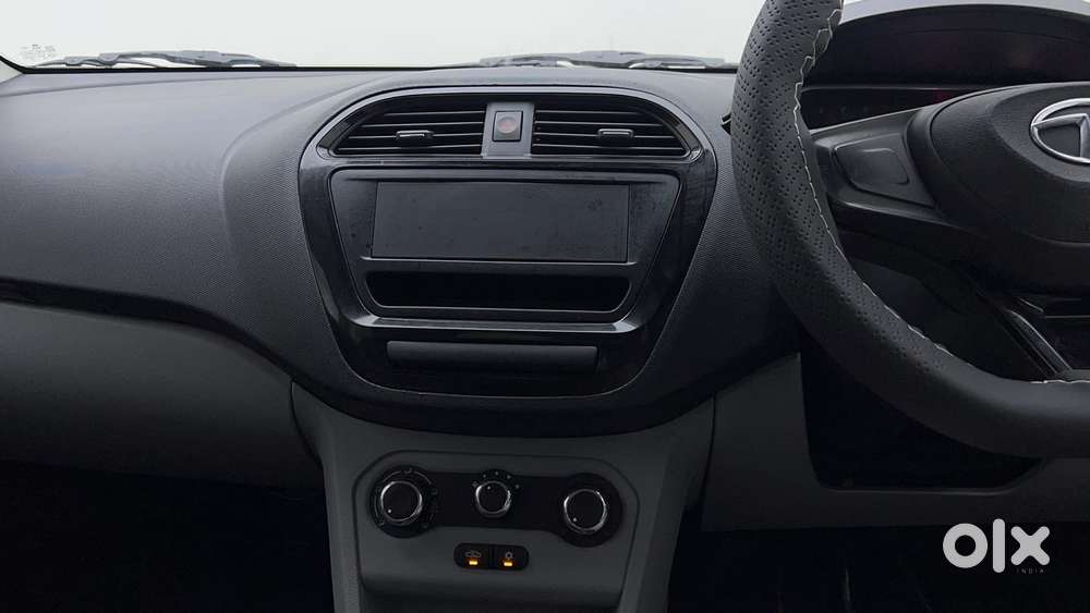 Tata Tiago Xe, 2021, Petrol