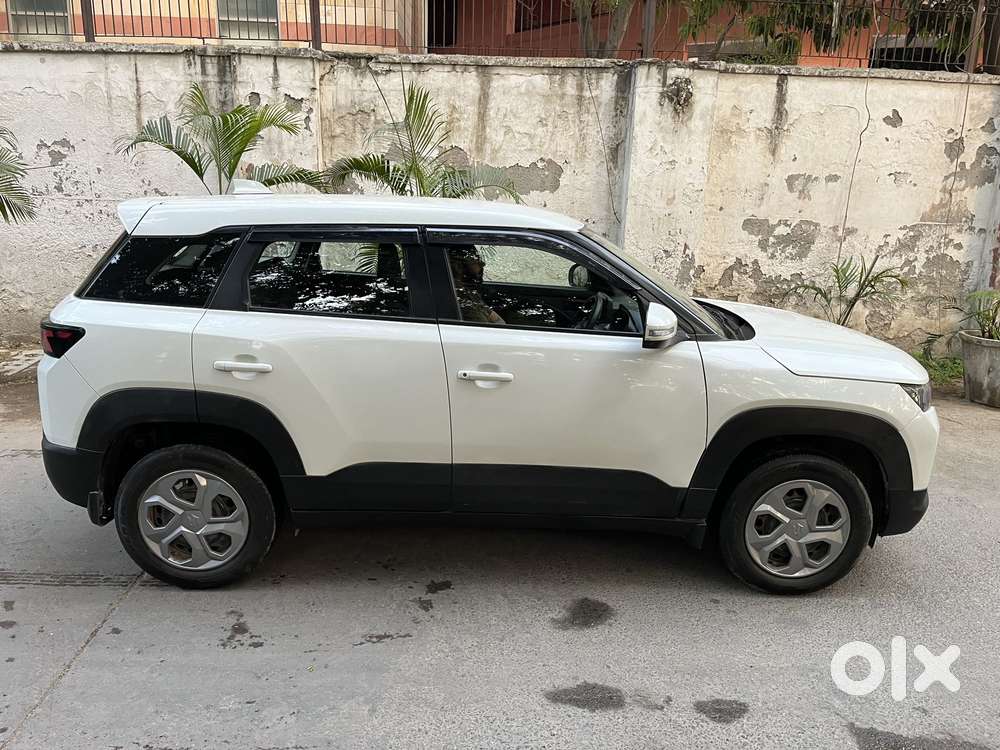 Maruti Suzuki Brezza 1.5 Vxi Smart Hybrid, 2023, Petrol