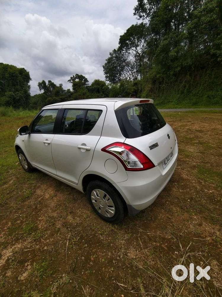 Maruti Suzuki Swift Vxi + Manual, 2014, Petrol
