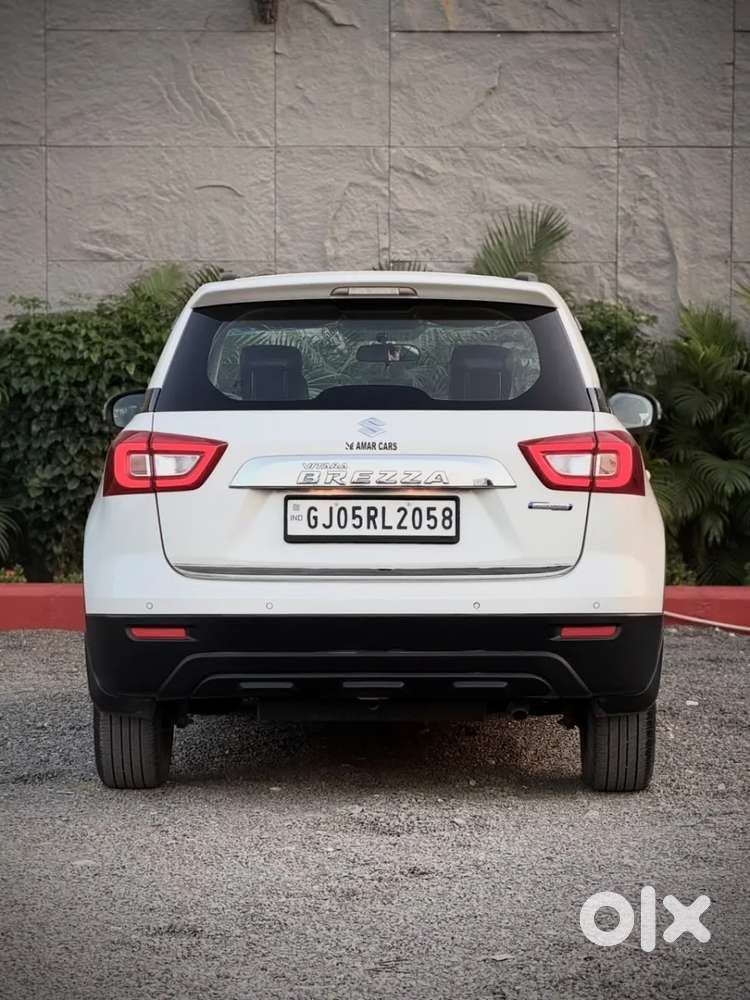 Maruti Suzuki Vitara Brezza 1.5 Vxi At, 2020, Petrol