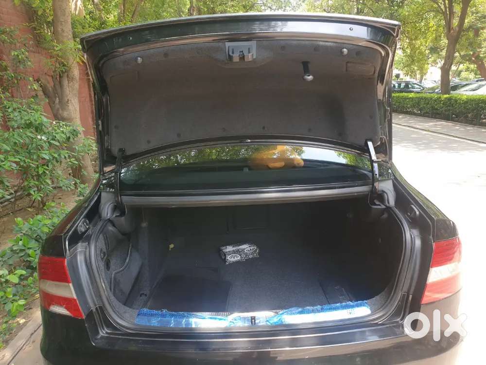 Skoda Superb 2015 Petrol 84700 Km Driven