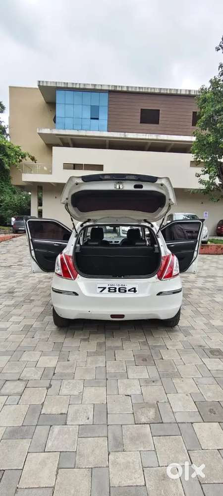 Maruti Suzuki Swift 2012 Vxi