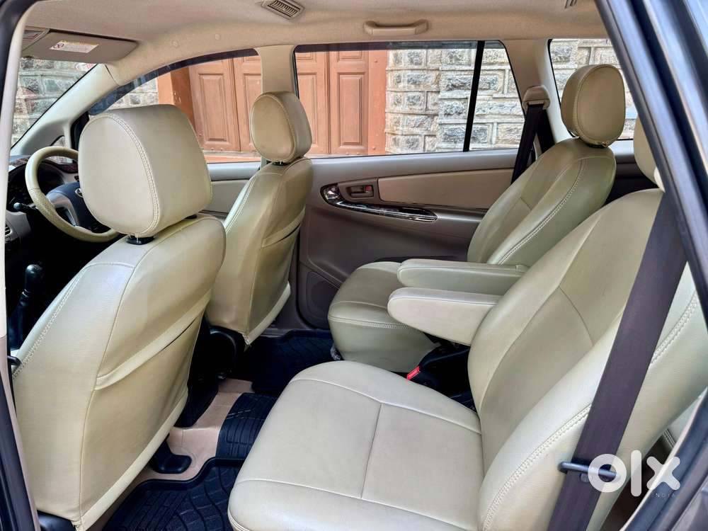 Toyota Innova 2.5 Gx 7 Seater Bs Iv, 2015, Diesel
