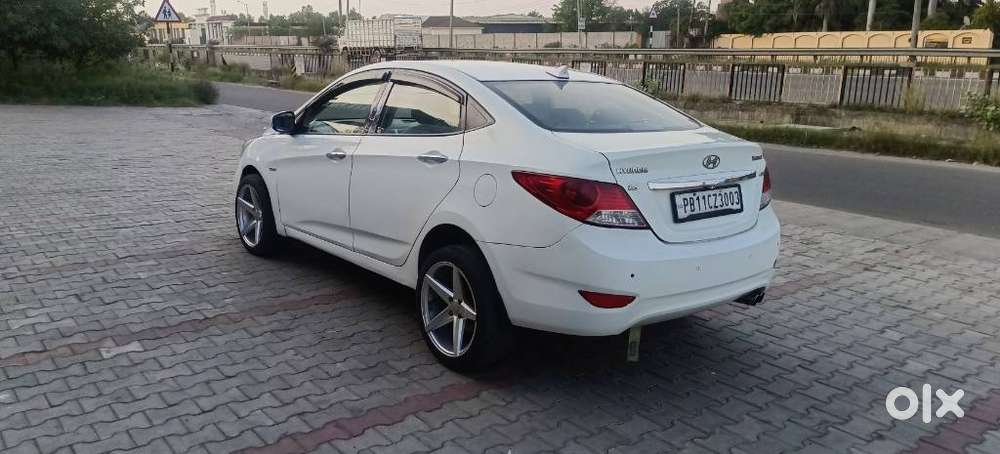 Hyundai Verna Fluidic 1.6 Crdi Sx, 2011, Diesel