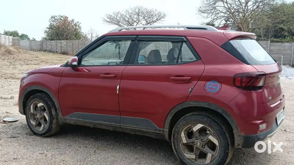 Hyundai Venue 2019 Petrol Well Maintained