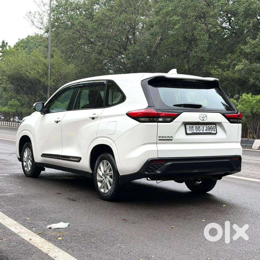 Toyota Innova Hycross 2.0 Gx 7 Str, 2023, Petrol