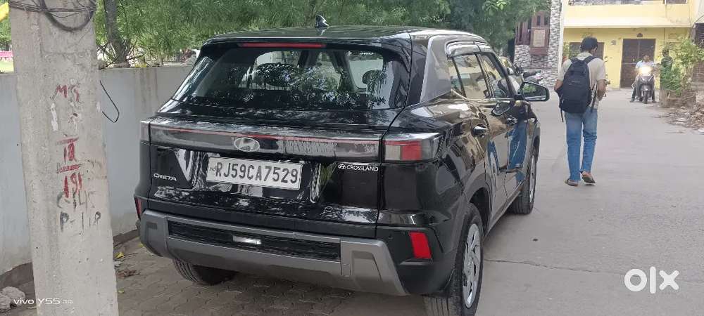A Black Hyundai Creta Suv