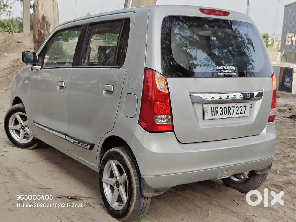 Green Cng Wagonr Single Hand Used