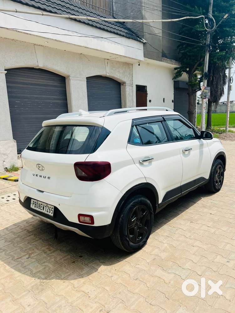 Hyundai Venue 1.2 S Plus, 2022, Petrol