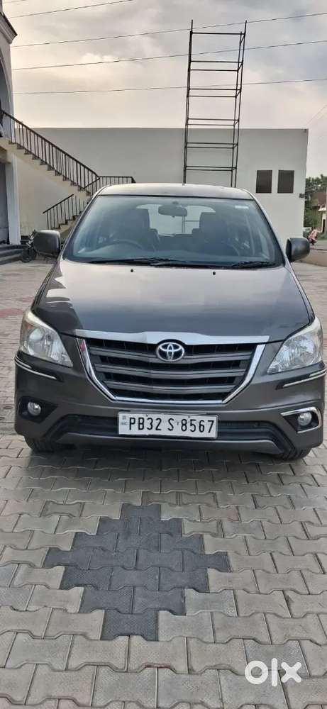 Toyota Innova 2014 Diesel 110000 Km Driven