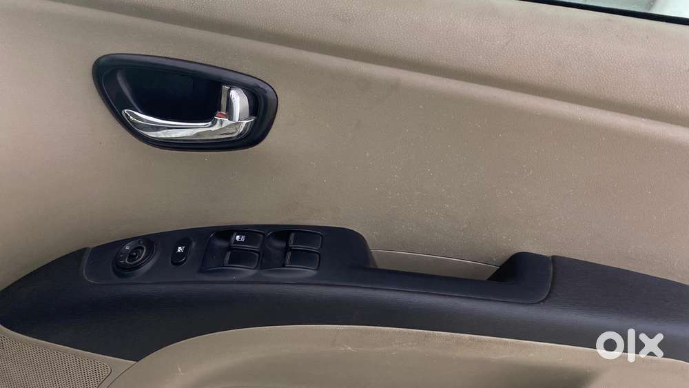 Hyundai I10 Asta Sunroof At, 2012, Petrol