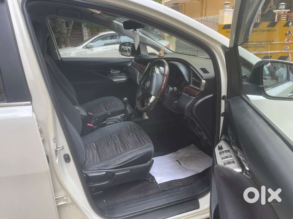 Toyota Innova Crysta 2.8z Automatic, 2016, Diesel