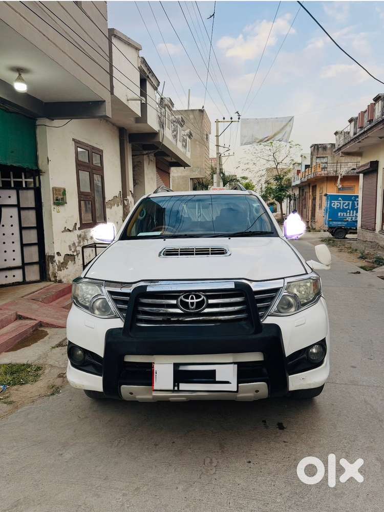 Toyota Fortuner 2014 डीज़ल Well Maintained