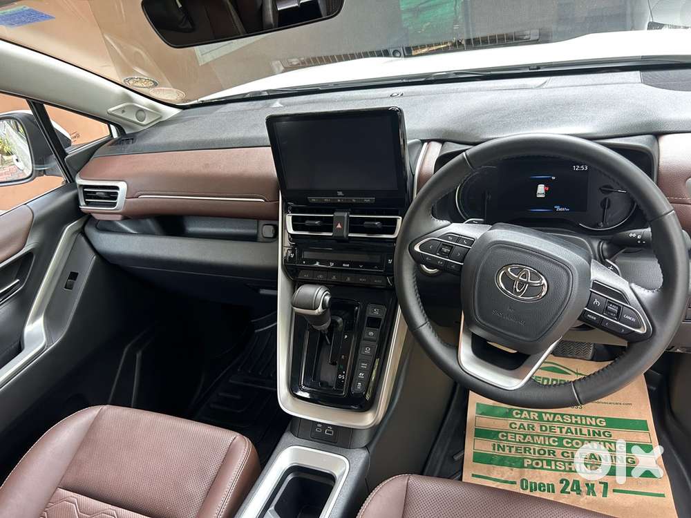 Toyota Innova Hycross 2024 Well Maintained