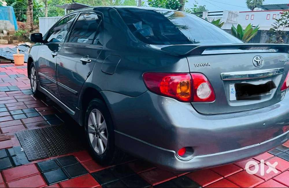 Toyota Corolla Altis 2009-10 Petrol Well Maintained