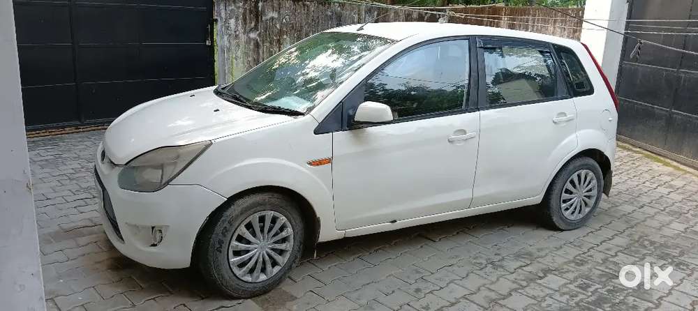 Ford Figo Titanium Plus 2012