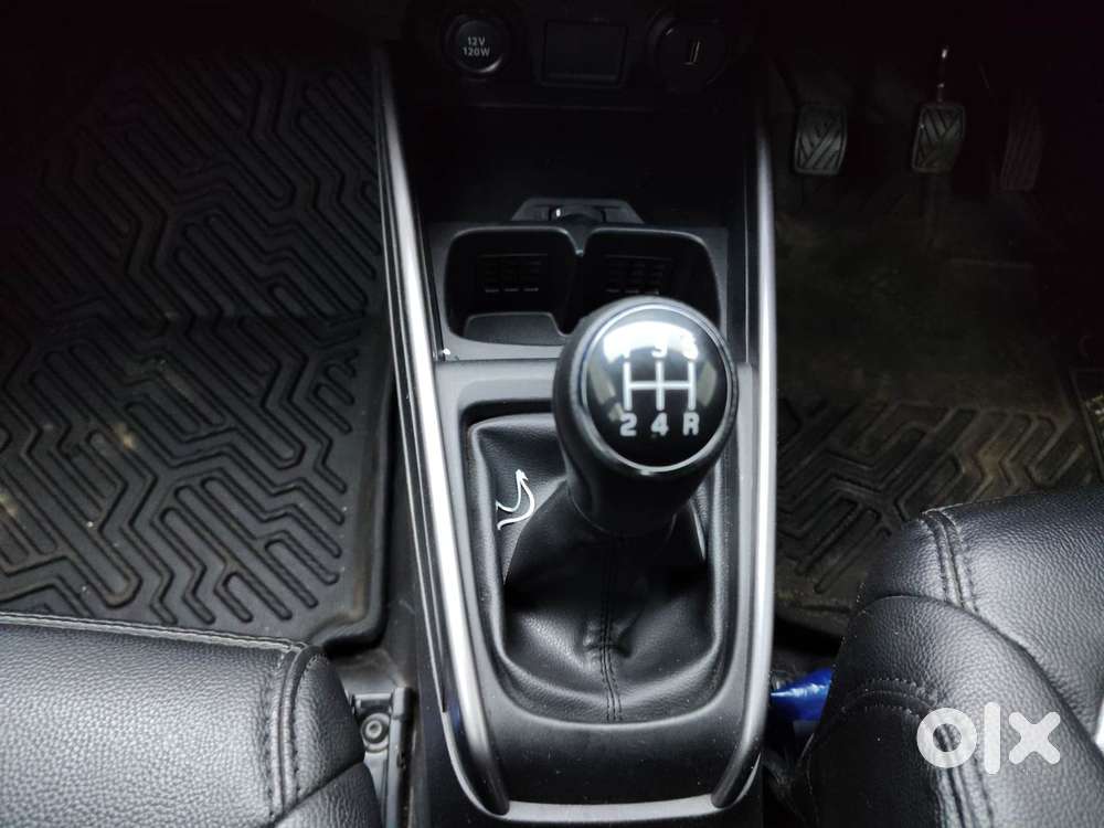 Maruti Suzuki Xl6 1.5 Zeta Mt, 2023, Petrol