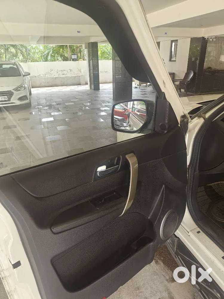 Mint Condition Tata Safari Storme 2016 Diesel First Owner