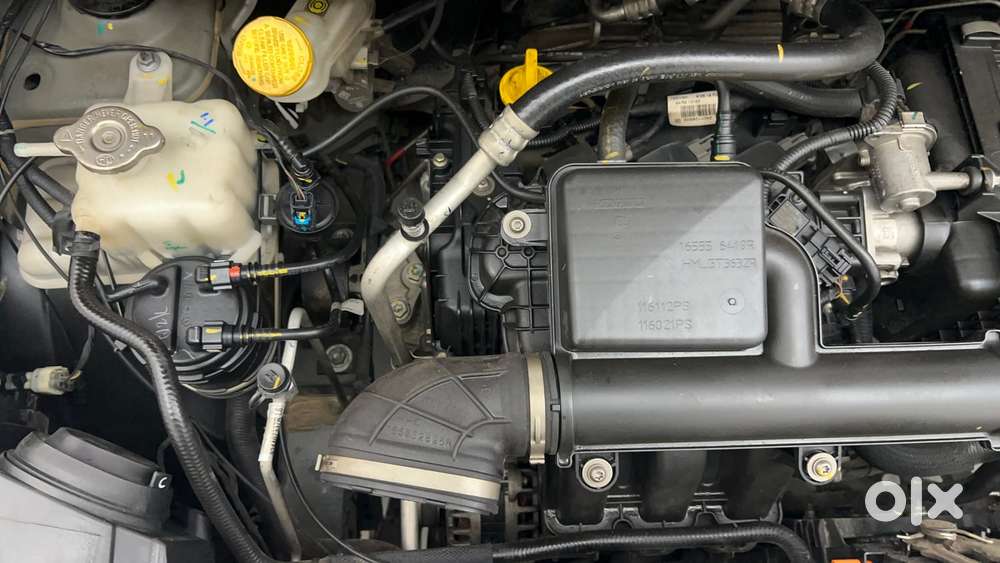 Renault Triber Rxz, 2024, Petrol