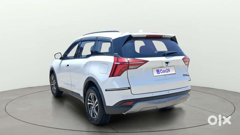 Mahindra Xuv700 2.0 Ax 5 Petrol Mt Str, 2022, Petrol