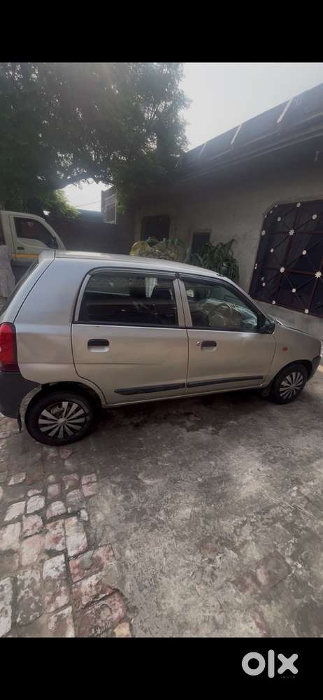 Centre Lock Petrol Car