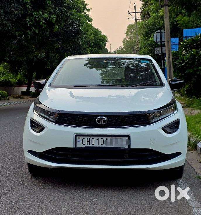 Tata Altroz 1.2 Xm Plus, 2025, Petrol