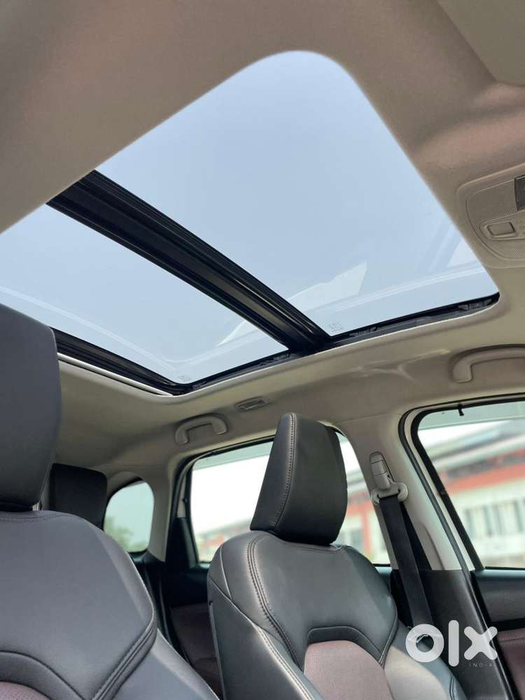 Maruti Suzuki Grand Vitara 1.5 Alpha Smart Hybrid At, 2022, Petrol