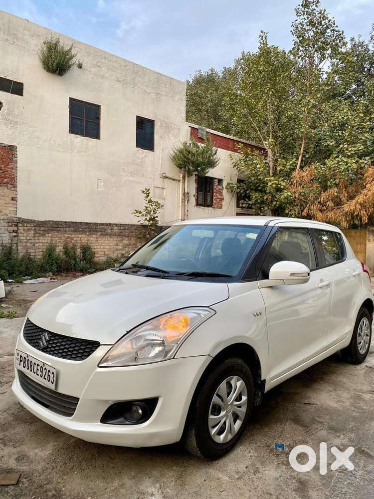 Maruti Suzuki Swift Vxi + Manual, 2012, Petrol