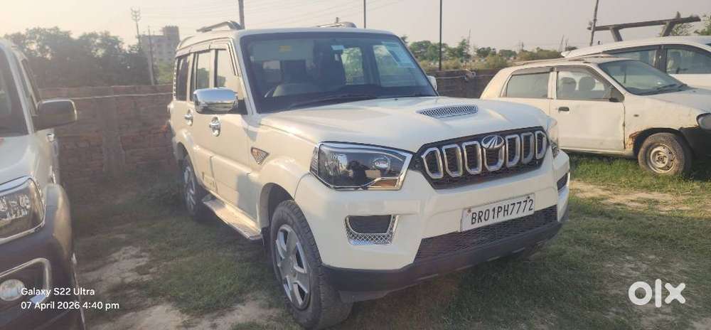 Mahindra Scorpio S4, 2017