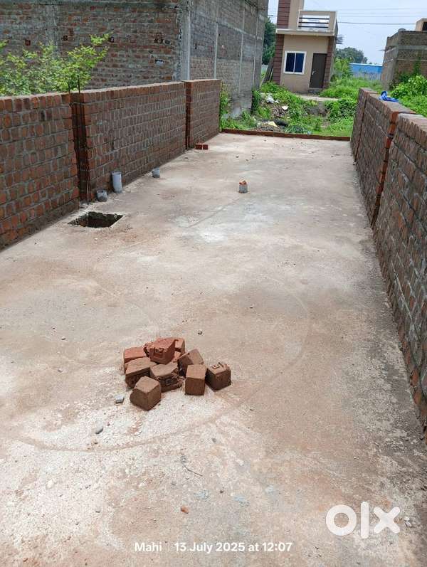 Plot with House