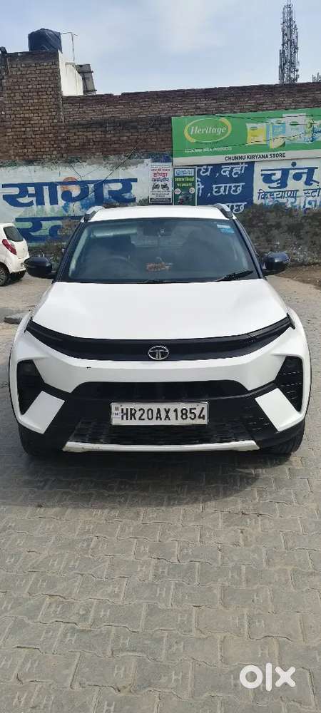 Tata Nexon Creative Amt Petrol White Color New Car