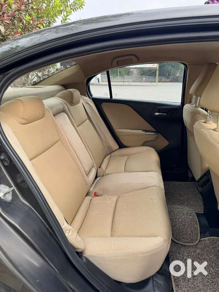 Honda City 1.5 V 2014