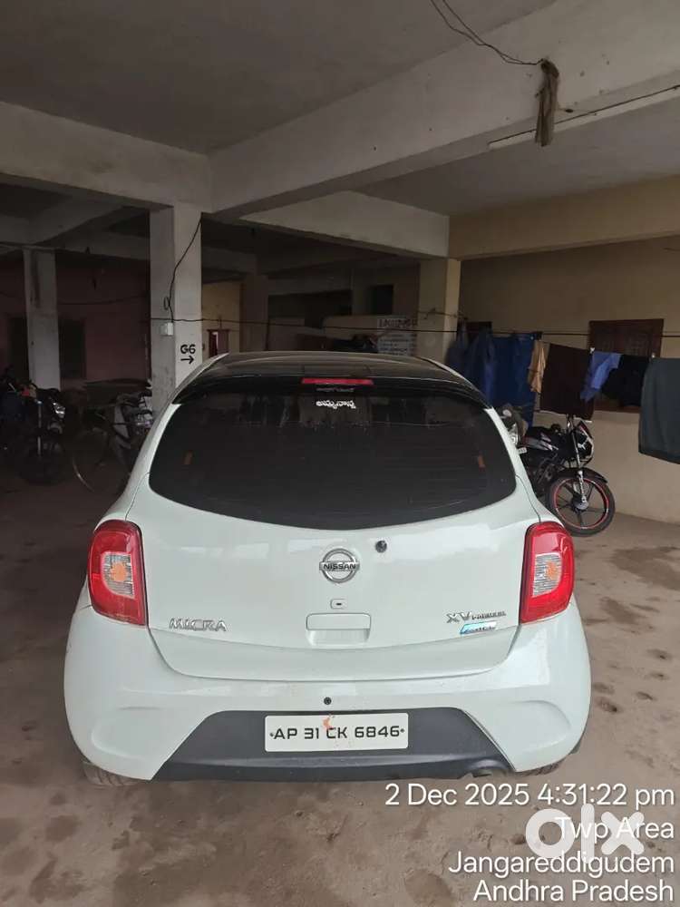 Nissan Micra 2013 Diesel 140000 Km Driven