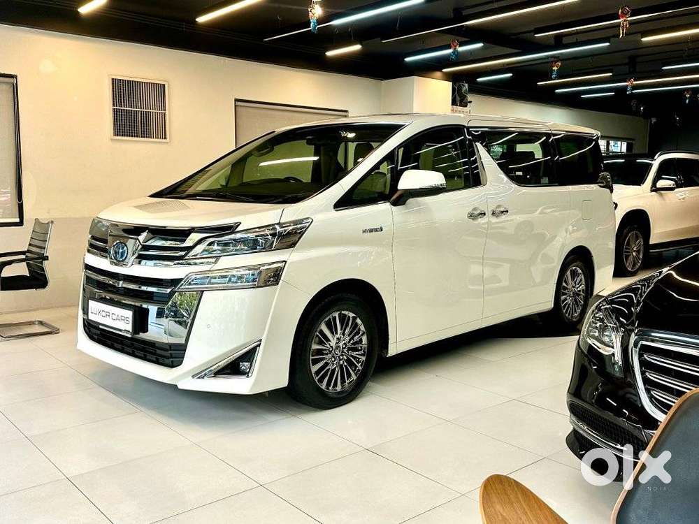 Toyota Vellfire 2.5 Hybrid, 2022, Petrol