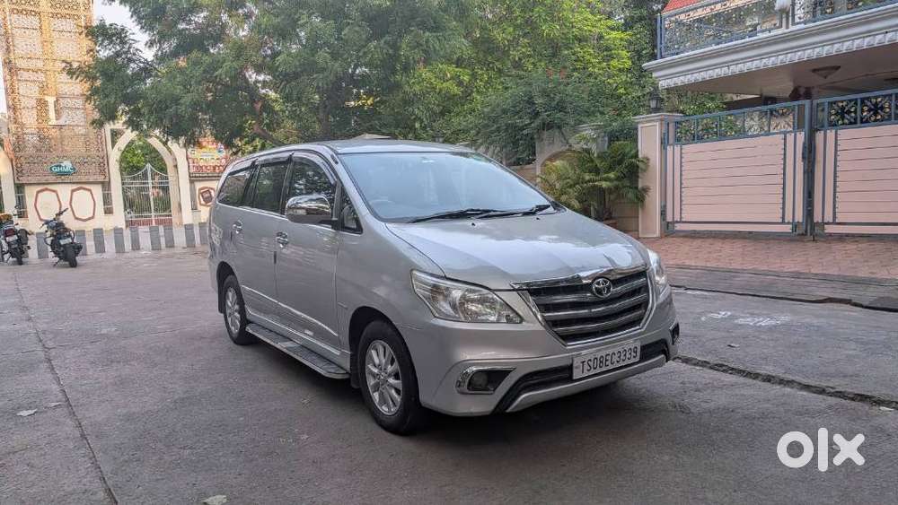 Toyota Innova 2.5 Ev (diesel) Ps 8 Seater Bs Iv, 2014, Diesel
