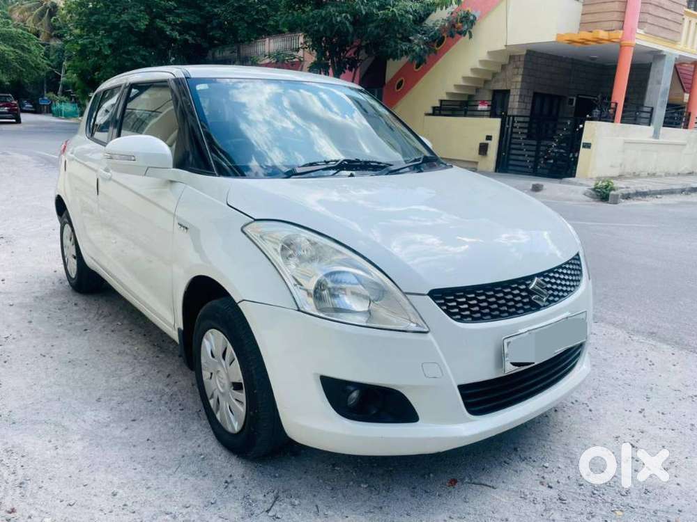 Maruti Suzuki Swift Vxi 1.2 Abs Bs-iv, 2013, Petrol