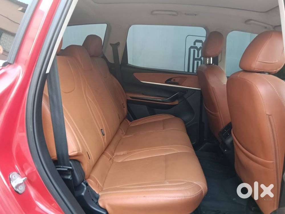 Mahindra Xuv700 2.0 Ax 5 Petrol At Str, 2022, Petrol